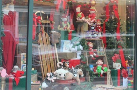 Port Colborne business store-front